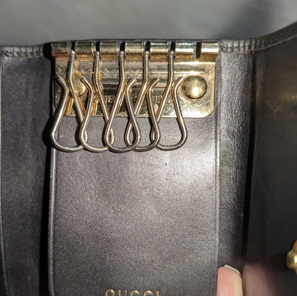Vintage Gucci Dark Gray Patent Leather Keyholder - Picture 4 of 14